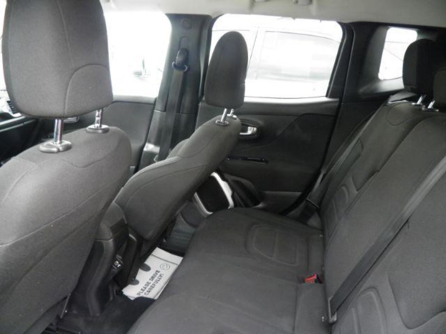 2018 GRAY Jeep Renegade Latitude 4x4 (ZACCJBBB2JP) with an 2.4L L4 engine, located at 19521 New George's Creek Rd SW, Barton, MD, 21521, (301) 463-2404, 39.524323, -79.017906 - Photo#3