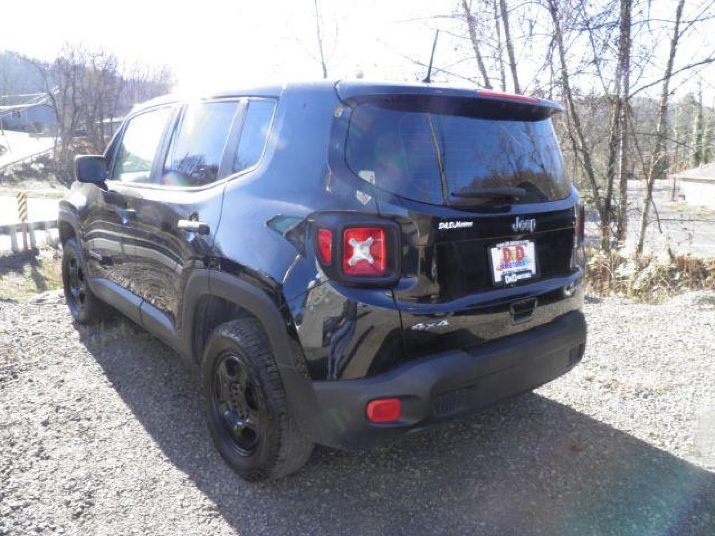 2018 Black Jeep Renegade Sport 4x4 (ZACCJBAH6JP) with an 1.4L engine, 6sp transmission, located at 19521 New George's Creek Rd SW, Barton, MD, 21521, (301) 463-2404, 39.524323, -79.017906 - Photo#5