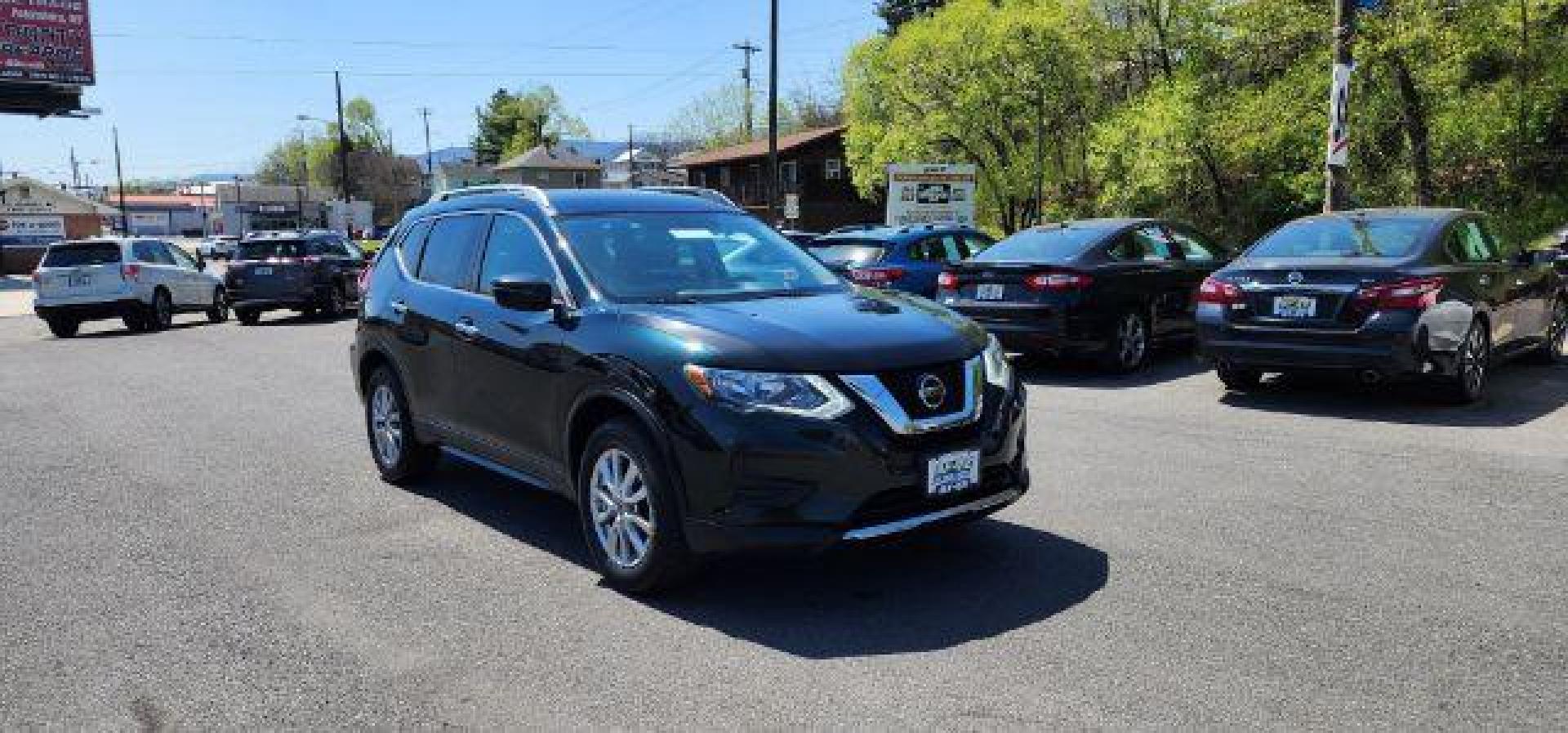 2018 GREEN /Cloth NISSAN ROGUE SV (5N1AT2MV1JC) with an 2.5L L4 engine, CVT transmission, located at 15520 McMullen Hwy SW, Belair, MD, 21502, (301) 729-3700, 39.581375, -78.846451 - FOR A BETTER PRICE CALL PAUL AT 301-268-8150 - Photo#0