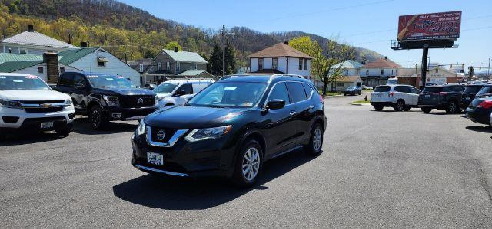 2018 GREEN /Cloth NISSAN ROGUE SV (5N1AT2MV1JC) with an 2.5L L4 engine, CVT transmission, located at 15520 McMullen Hwy SW, Belair, MD, 21502, (301) 729-3700, 39.581375, -78.846451 - FOR A BETTER PRICE CALL PAUL AT 301-268-8150 - Photo#2