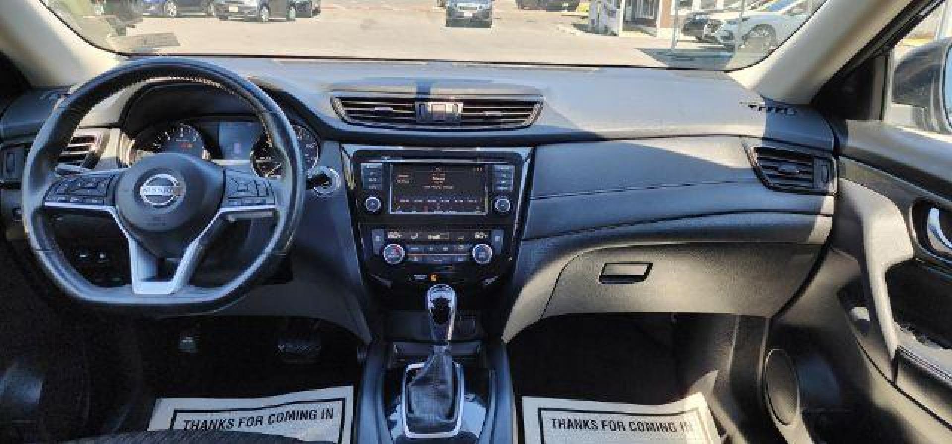 2018 GREEN /Cloth NISSAN ROGUE SV (5N1AT2MV1JC) with an 2.5L L4 engine, CVT transmission, located at 15520 McMullen Hwy SW, Belair, MD, 21502, (301) 729-3700, 39.581375, -78.846451 - FOR A BETTER PRICE CALL PAUL AT 301-268-8150 - Photo#6
