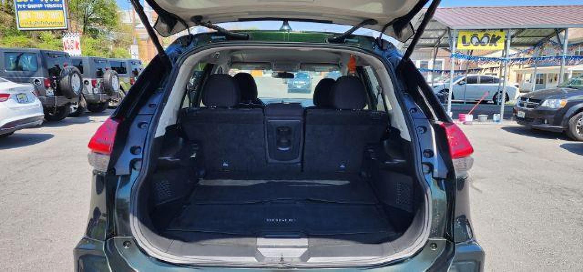 2018 GREEN /Cloth NISSAN ROGUE SV (5N1AT2MV1JC) with an 2.5L L4 engine, CVT transmission, located at 15520 McMullen Hwy SW, Belair, MD, 21502, (301) 729-3700, 39.581375, -78.846451 - FOR A BETTER PRICE CALL PAUL AT 301-268-8150 - Photo#10