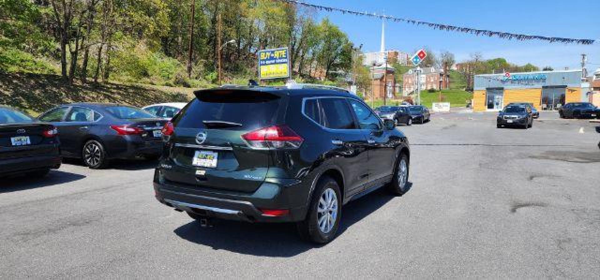 2018 GREEN /Cloth NISSAN ROGUE SV (5N1AT2MV1JC) with an 2.5L L4 engine, CVT transmission, located at 15520 McMullen Hwy SW, Belair, MD, 21502, (301) 729-3700, 39.581375, -78.846451 - FOR A BETTER PRICE CALL PAUL AT 301-268-8150 - Photo#11