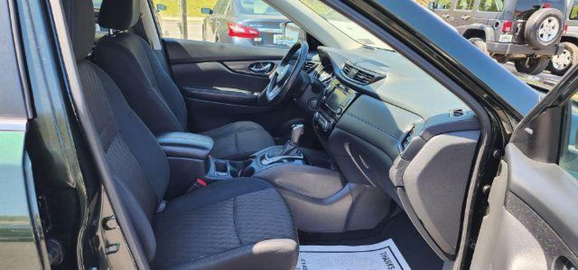 2018 GREEN /Cloth NISSAN ROGUE SV (5N1AT2MV1JC) with an 2.5L L4 engine, CVT transmission, located at 15520 McMullen Hwy SW, Belair, MD, 21502, (301) 729-3700, 39.581375, -78.846451 - FOR A BETTER PRICE CALL PAUL AT 301-268-8150 - Photo#14
