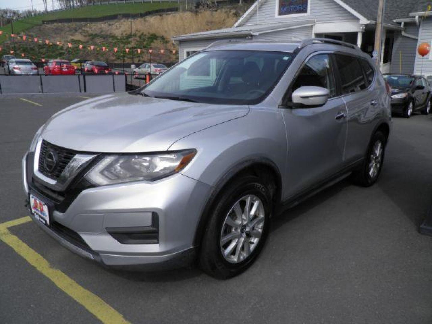 2018 GRAY NISSAN ROGUE SV (KNMAT2MV0JP) with an 2.5L 4 engine, located at 15520 McMullen Hwy SW, Belair, MD, 21502, (301) 729-3700, 39.581375, -78.846451 - Photo#0