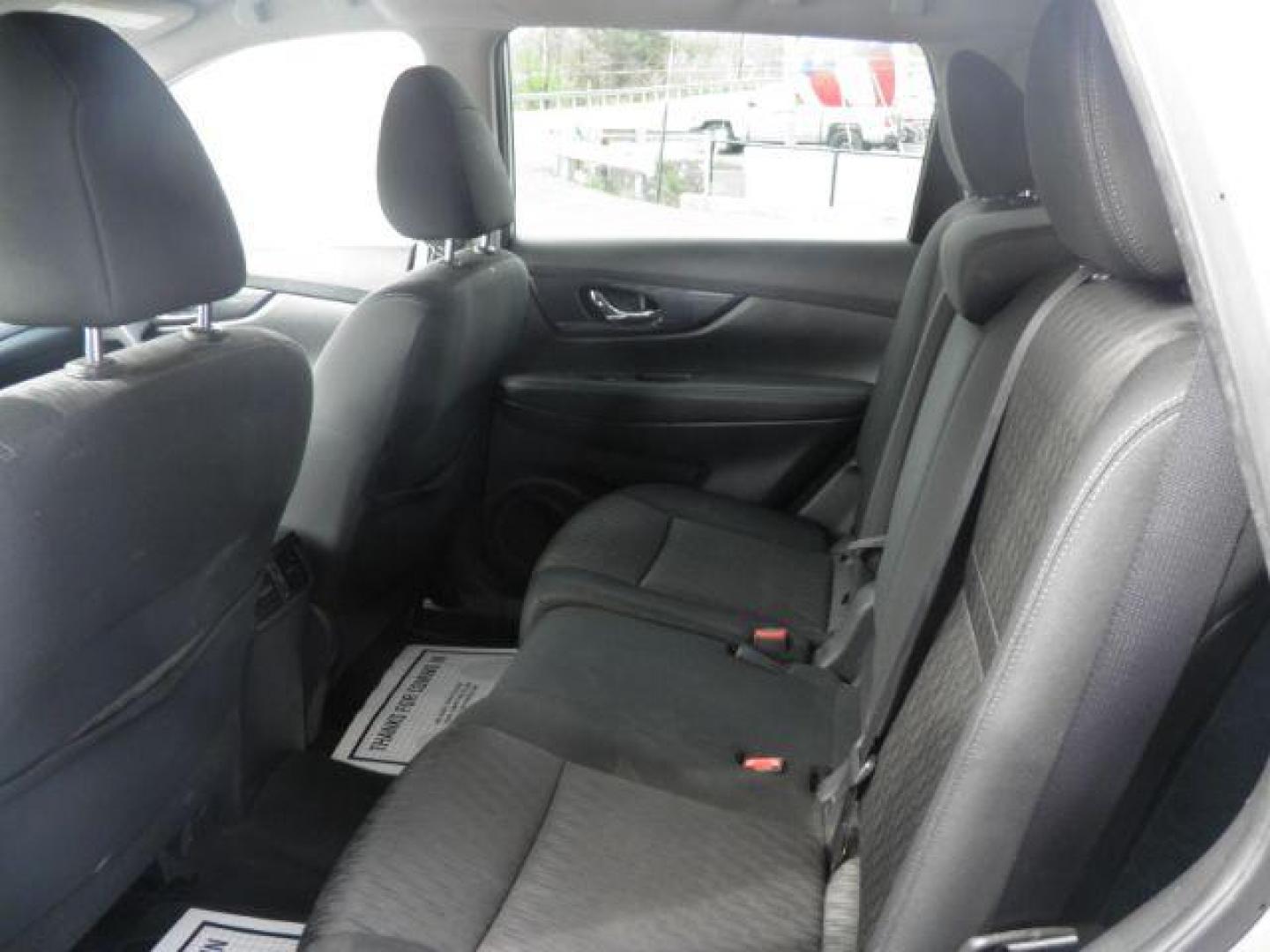2018 GRAY NISSAN ROGUE SV (KNMAT2MV0JP) with an 2.5L 4 engine, located at 15520 McMullen Hwy SW, Belair, MD, 21502, (301) 729-3700, 39.581375, -78.846451 - Photo#3