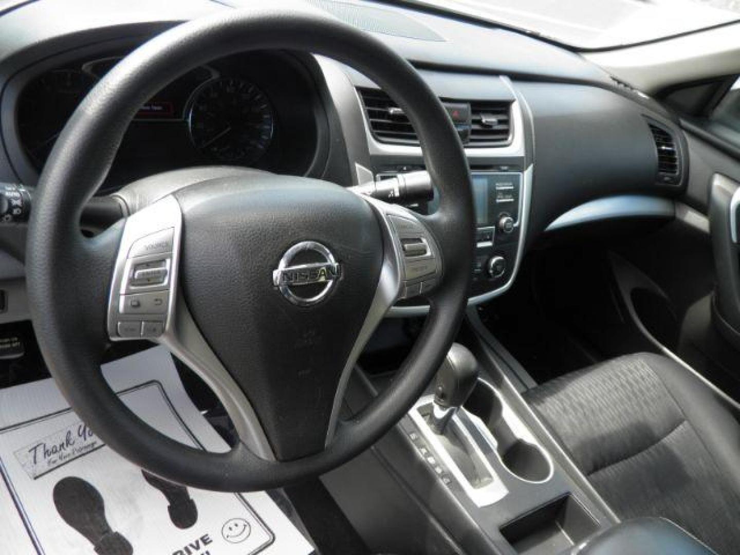 2018 White /Charcoal, cloth Nissan Altima 2.5 S (1N4AL3APXJC) with an 2.5L I4 engine, AT transmission, located at 19521 New George's Creek Rd SW, Barton, MD, 21521, (301) 463-2404, 39.524323, -79.017906 - FOR A BETTER PRICE CALL PAUL AT 301-268-8150 - Photo#3