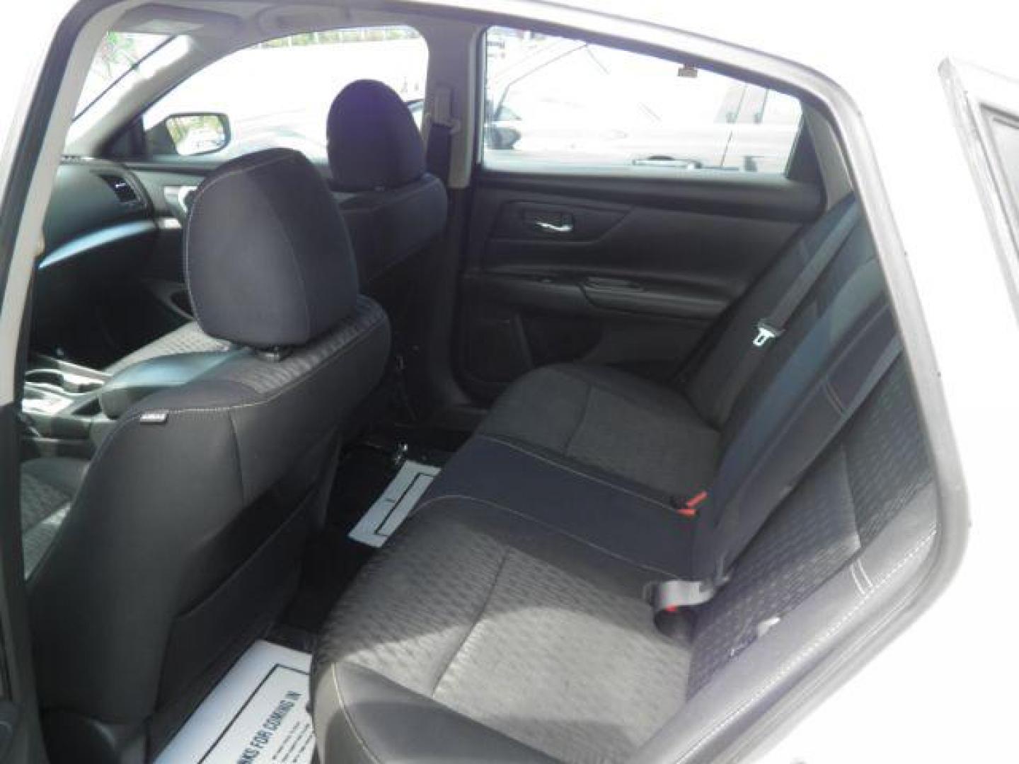 2018 White /Charcoal, cloth Nissan Altima 2.5 S (1N4AL3APXJC) with an 2.5L I4 engine, AT transmission, located at 19521 New George's Creek Rd SW, Barton, MD, 21521, (301) 463-2404, 39.524323, -79.017906 - FOR A BETTER PRICE CALL PAUL AT 301-268-8150 - Photo#7