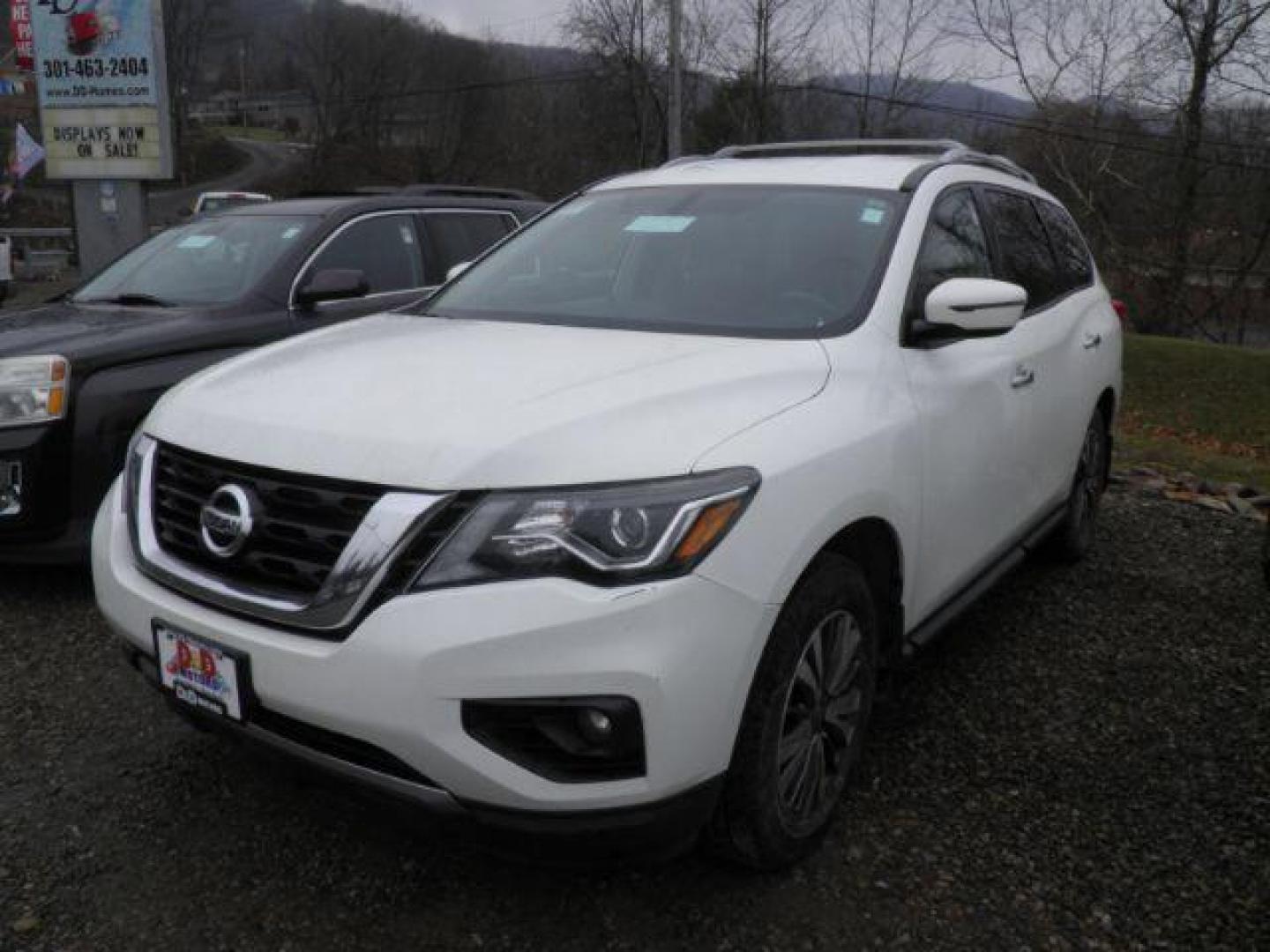 2018 WHITE Nissan Pathfinder SV 4WD (5N1DR2MM6JC) with an 3.5L V6 engine, CVT transmission, located at 19521 New George's Creek Rd SW, Barton, MD, 21521, (301) 463-2404, 39.524323, -79.017906 - Photo#0