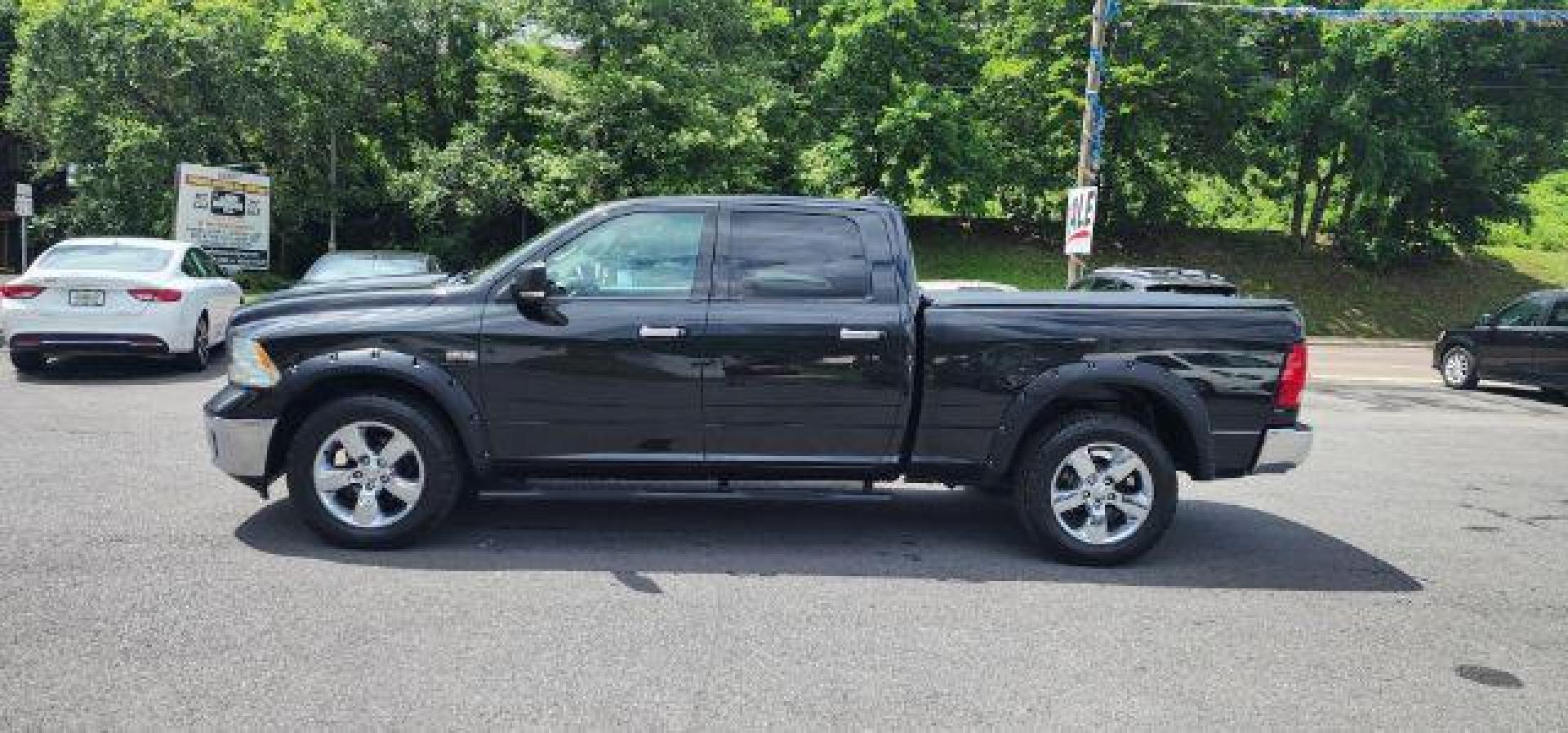 2018 BLACK /Diesel Gray/Black Ram 1500 Big Horn Crew Cab 4x4 6'4 Box (1C6RR7TTXJS) with an 5.7 V8 engine, AT transmission, located at 15520 McMullen Hwy SW, Belair, MD, 21502, (301) 729-3700, 39.581375, -78.846451 - Photo#3