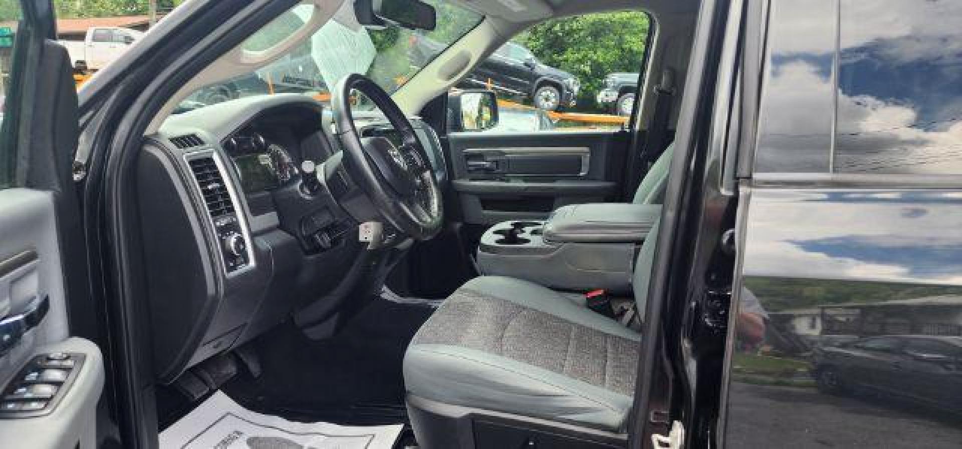 2018 BLACK /Diesel Gray/Black Ram 1500 Big Horn Crew Cab 4x4 6'4 Box (1C6RR7TTXJS) with an 5.7 V8 engine, AT transmission, located at 15520 McMullen Hwy SW, Belair, MD, 21502, (301) 729-3700, 39.581375, -78.846451 - Photo#4