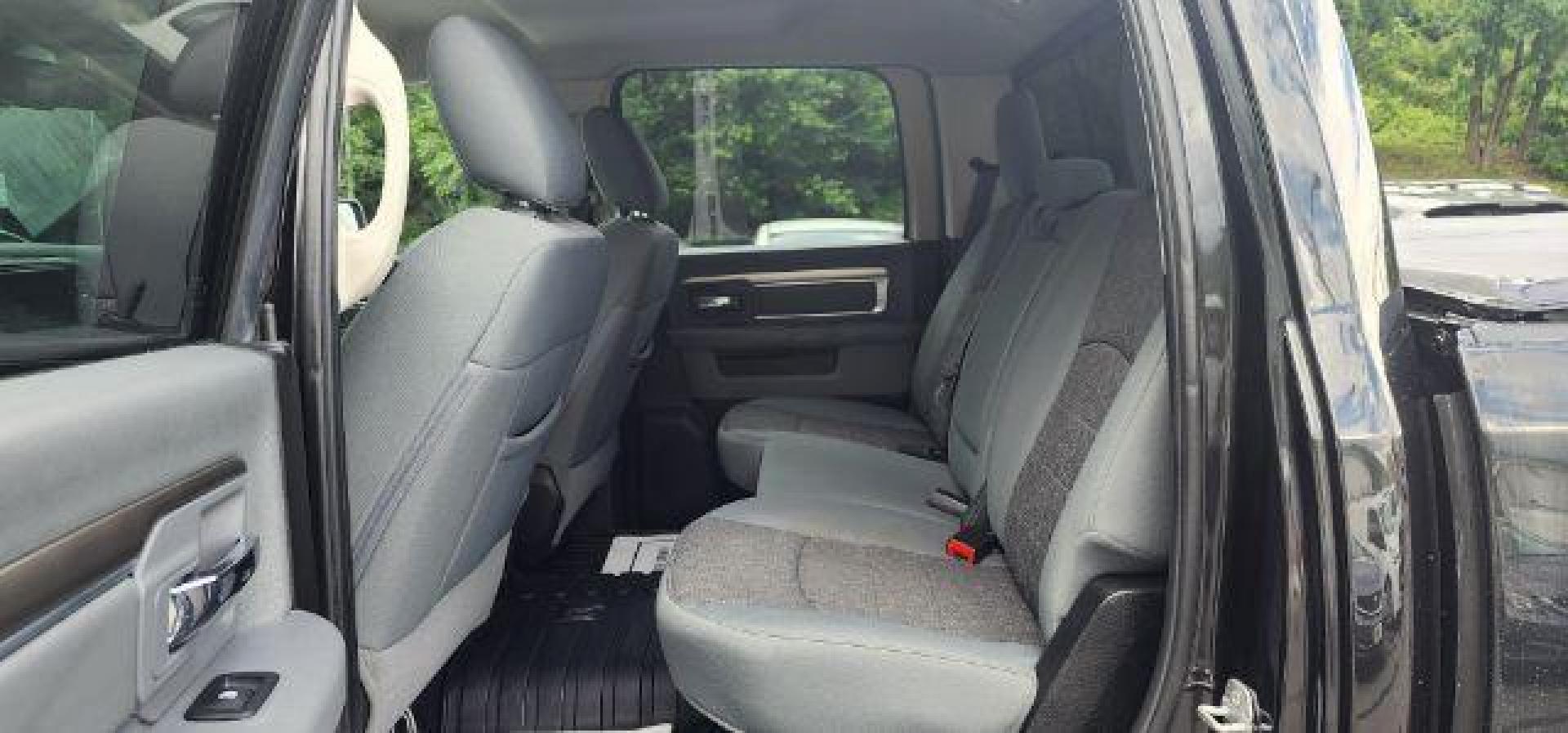 2018 BLACK /Diesel Gray/Black Ram 1500 Big Horn Crew Cab 4x4 6'4 Box (1C6RR7TTXJS) with an 5.7 V8 engine, AT transmission, located at 15520 McMullen Hwy SW, Belair, MD, 21502, (301) 729-3700, 39.581375, -78.846451 - Photo#7