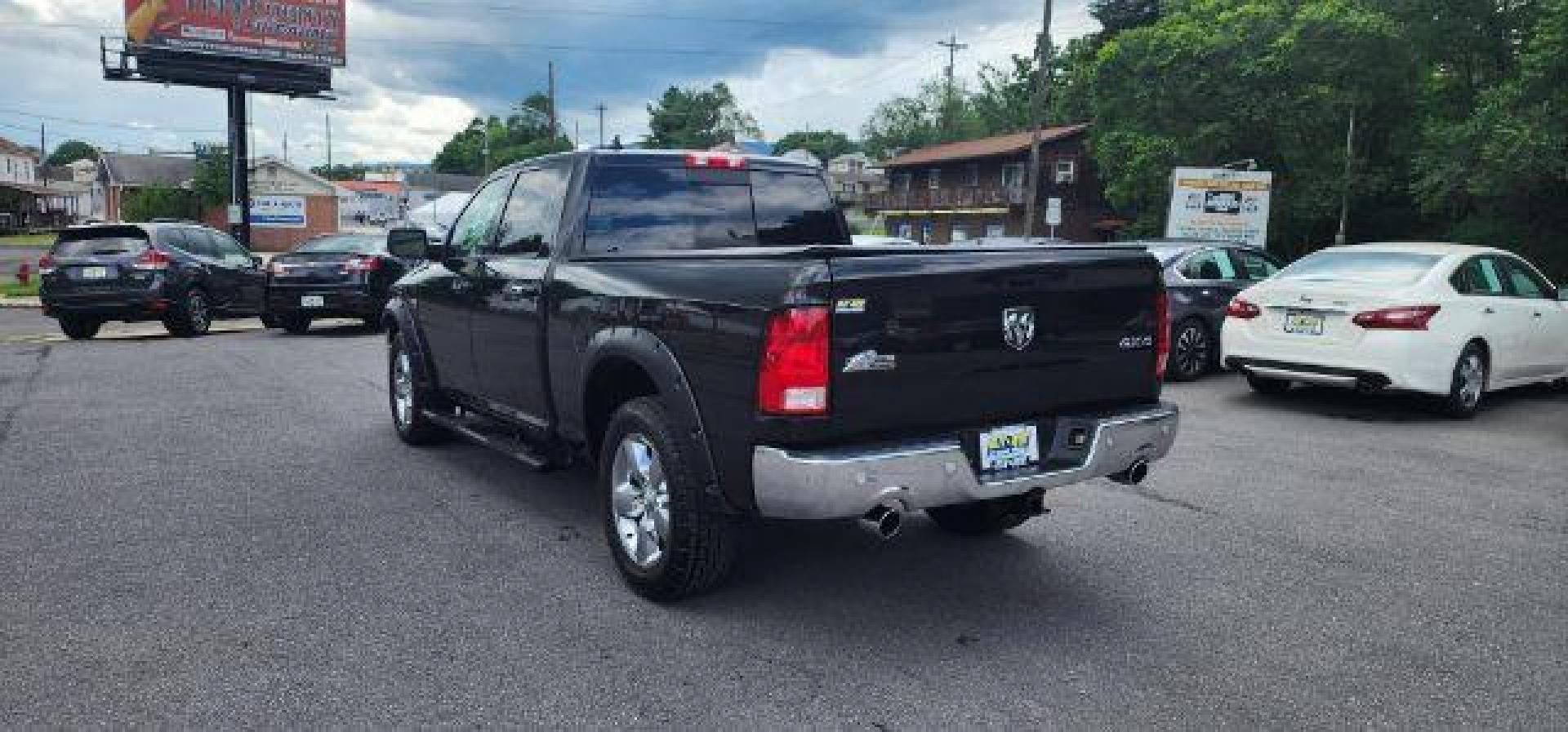 2018 BLACK /Diesel Gray/Black Ram 1500 Big Horn Crew Cab 4x4 6'4 Box (1C6RR7TTXJS) with an 5.7 V8 engine, AT transmission, located at 15520 McMullen Hwy SW, Belair, MD, 21502, (301) 729-3700, 39.581375, -78.846451 - Photo#8