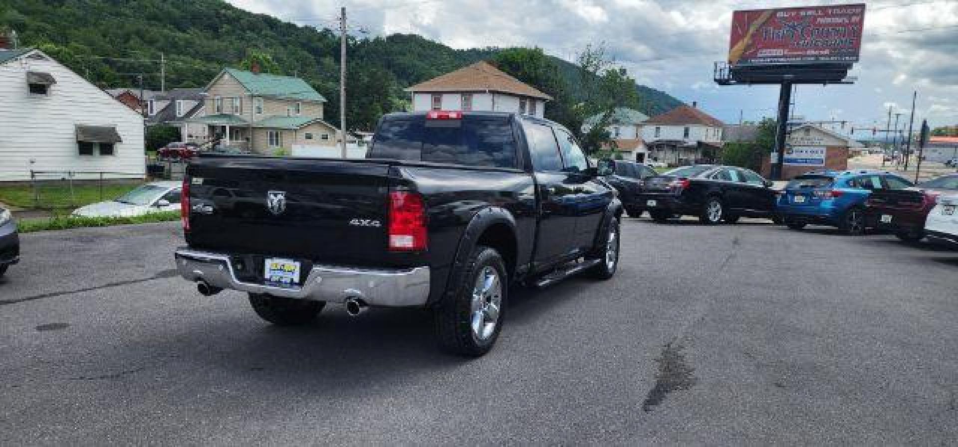 2018 BLACK /Diesel Gray/Black Ram 1500 Big Horn Crew Cab 4x4 6'4 Box (1C6RR7TTXJS) with an 5.7 V8 engine, AT transmission, located at 15520 McMullen Hwy SW, Belair, MD, 21502, (301) 729-3700, 39.581375, -78.846451 - Photo#11