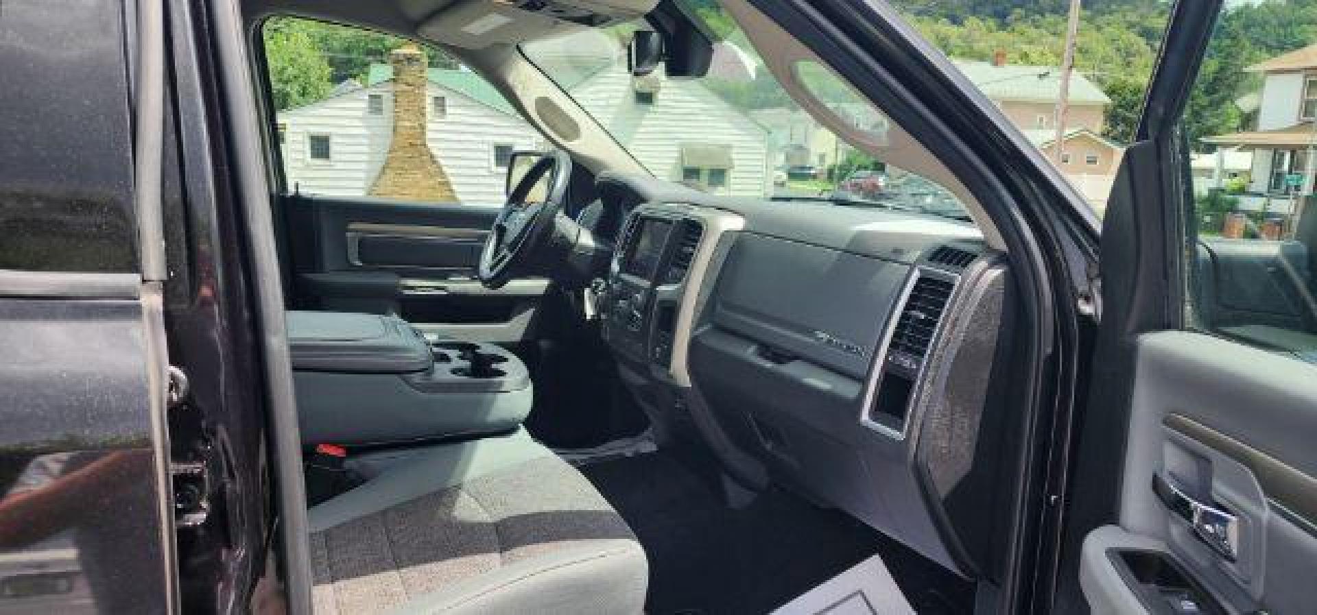 2018 BLACK /Diesel Gray/Black Ram 1500 Big Horn Crew Cab 4x4 6'4 Box (1C6RR7TTXJS) with an 5.7 V8 engine, AT transmission, located at 15520 McMullen Hwy SW, Belair, MD, 21502, (301) 729-3700, 39.581375, -78.846451 - Photo#14