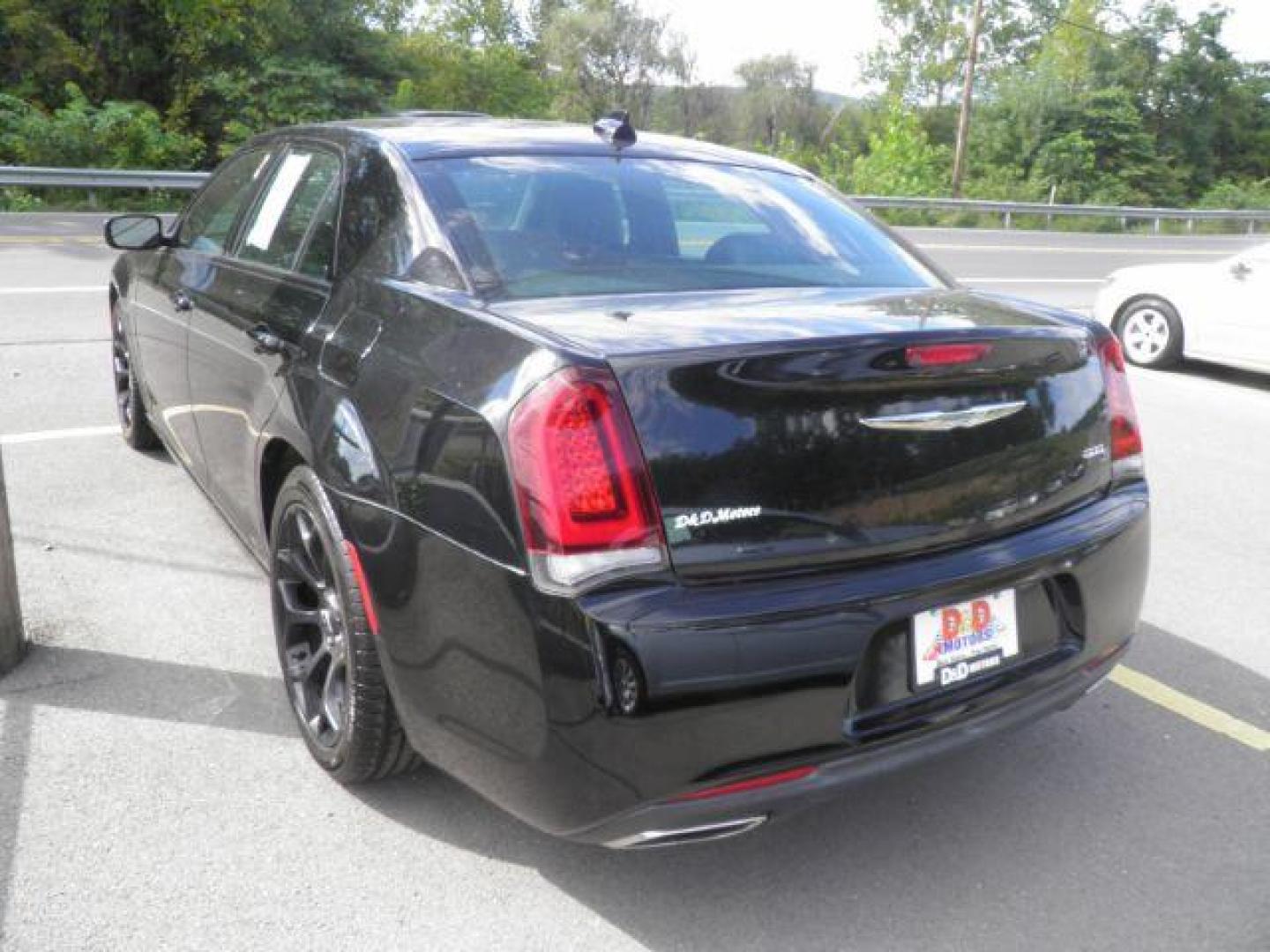 2019 Black Chrysler 300 300S (2C3CCABG8KH) with an 3.6L V6 engine, AT transmission, located at 15520 McMullen Hwy SW, Belair, MD, 21502, (301) 729-3700, 39.581375, -78.846451 - Photo#4