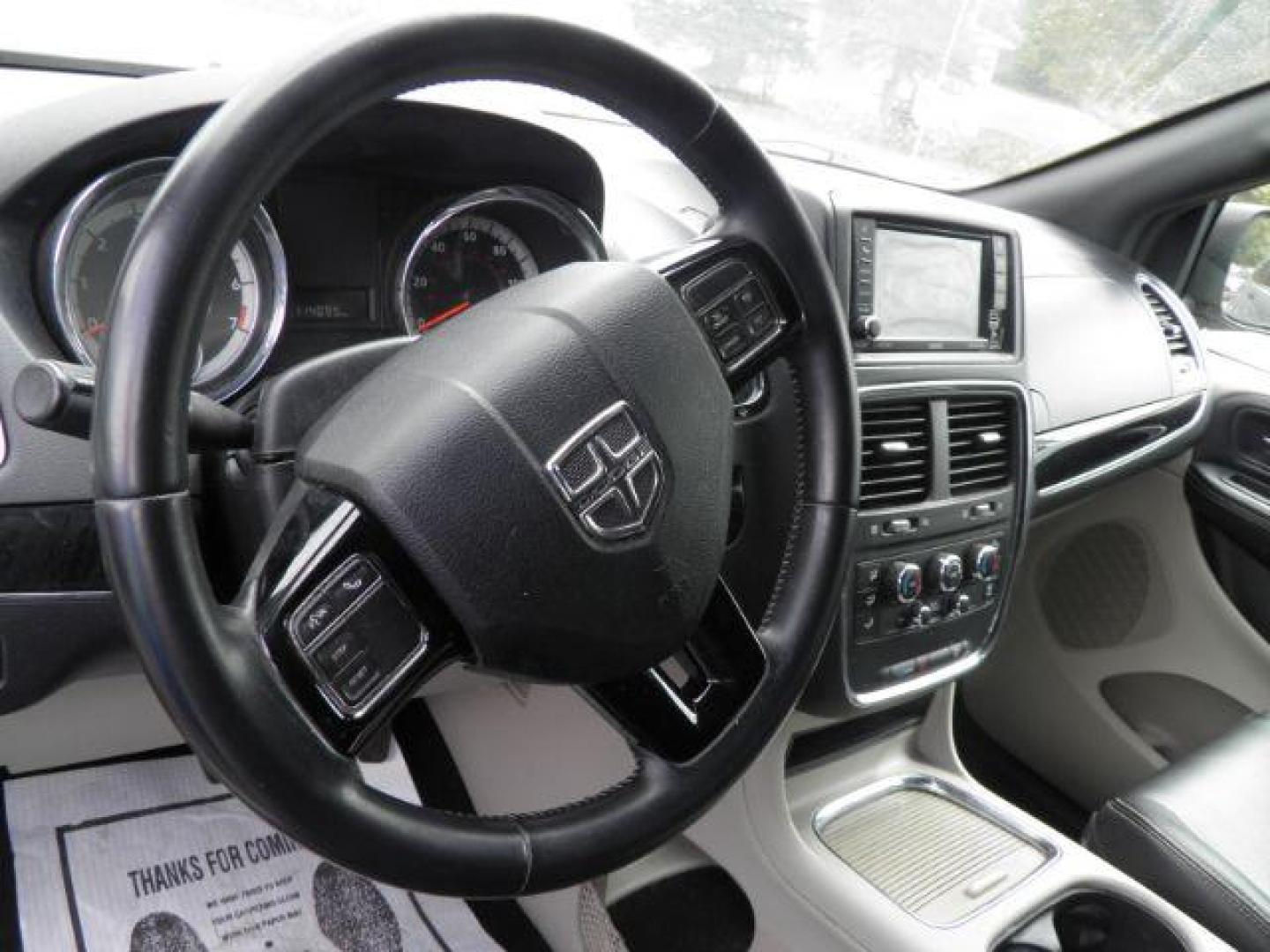 2019 White Dodge Grand Caravan SXT (2C4RDGCG5KR) with an 3.6L V6 engine, AT transmission, located at 19521 New George's Creek Rd SW, Barton, MD, 21521, (301) 463-2404, 39.524323, -79.017906 - Photo#2