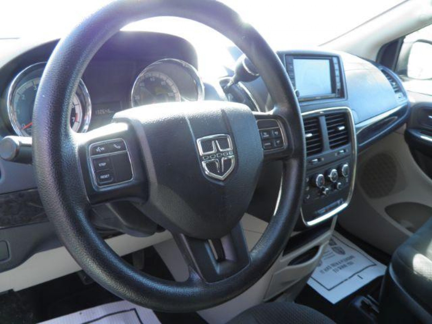 2019 WHITE Dodge Grand Caravan SE (2C4RDGBG1KR) with an 3.6L V6 engine, AT transmission, located at 15520 McMullen Hwy SW, Belair, MD, 21502, (301) 729-3700, 39.581375, -78.846451 - Photo#2