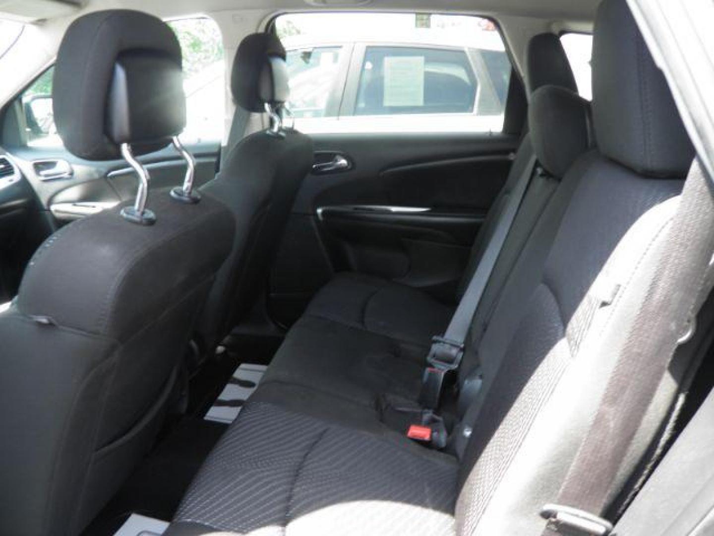 2019 Silver Dodge Journey SE Value Package (3C4PDCAB0KT) with an 2.4L I4 engine, AT transmission, located at 15520 McMullen Hwy SW, Belair, MD, 21502, (301) 729-3700, 39.581375, -78.846451 - Photo#3