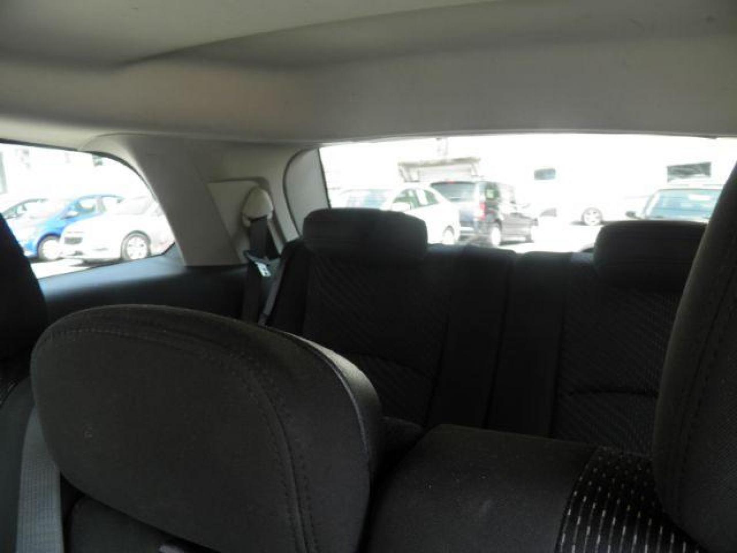 2019 Silver Dodge Journey SE Value Package (3C4PDCAB0KT) with an 2.4L I4 engine, AT transmission, located at 15520 McMullen Hwy SW, Belair, MD, 21502, (301) 729-3700, 39.581375, -78.846451 - Photo#4