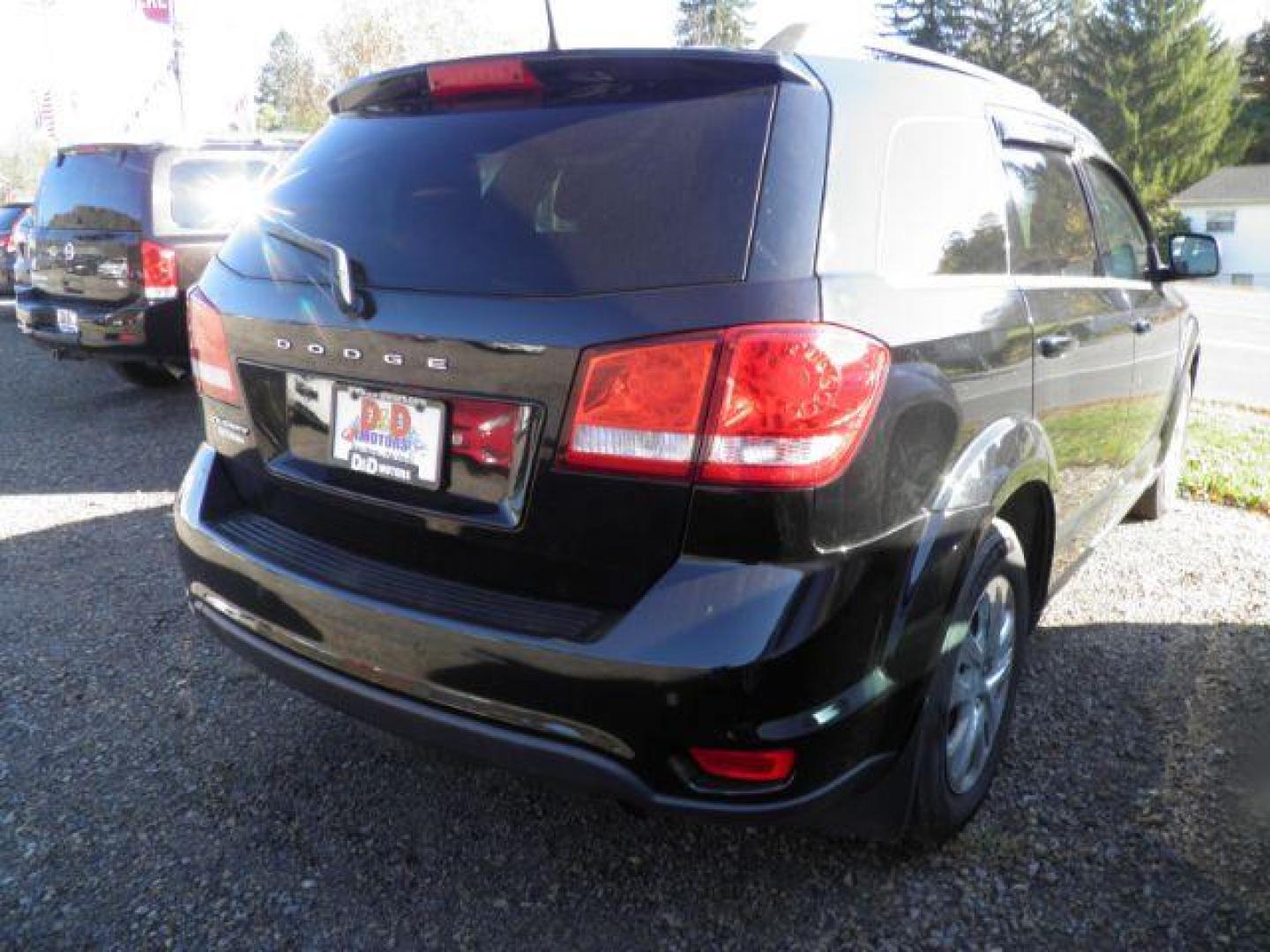 2019 BLACK Dodge Journey SE (3C4PDCBB6KT) with an 2.4L L4 engine, AT transmission, located at 19521 New George's Creek Rd SW, Barton, MD, 21521, (301) 463-2404, 39.524323, -79.017906 - Photo#6