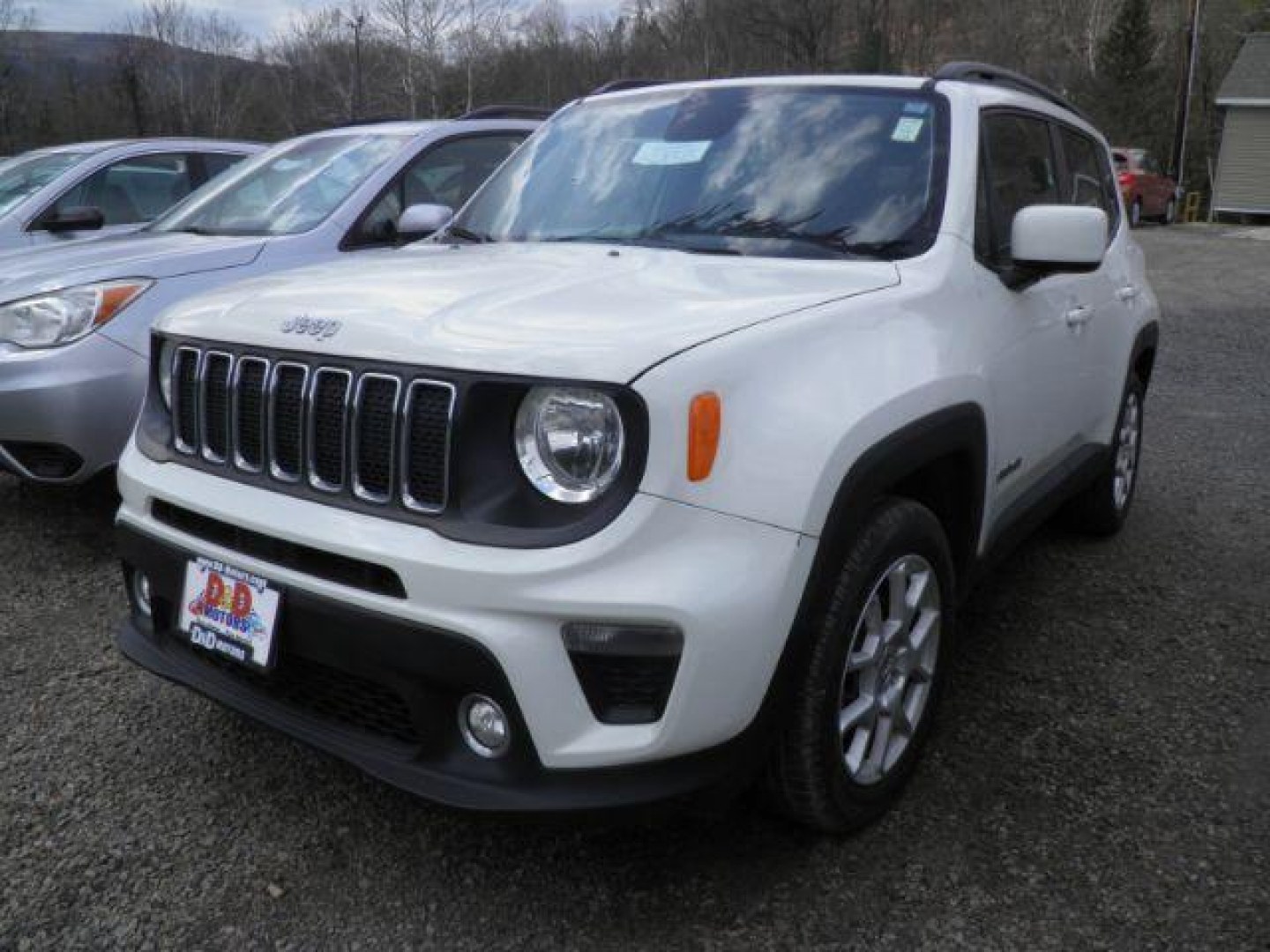 2019 WHITE Jeep Renegade Latitude FWD (ZACNJABB0KP) with an 2.4L L4 engine, located at 15520 McMullen Hwy SW, Belair, MD, 21502, (301) 729-3700, 39.581375, -78.846451 - Photo#0