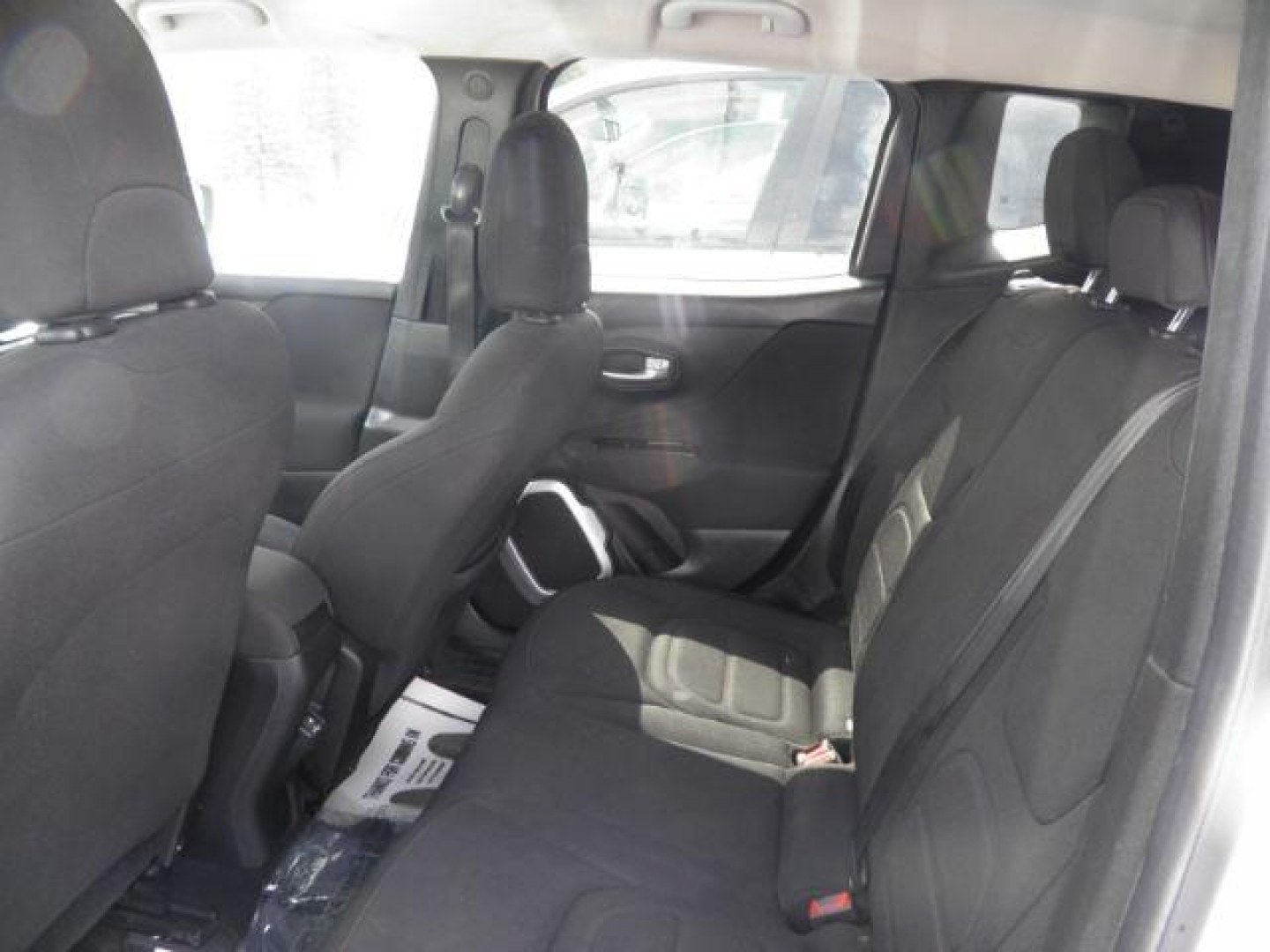 2019 WHITE Jeep Renegade Latitude FWD (ZACNJABB0KP) with an 2.4L L4 engine, located at 15520 McMullen Hwy SW, Belair, MD, 21502, (301) 729-3700, 39.581375, -78.846451 - Photo#3