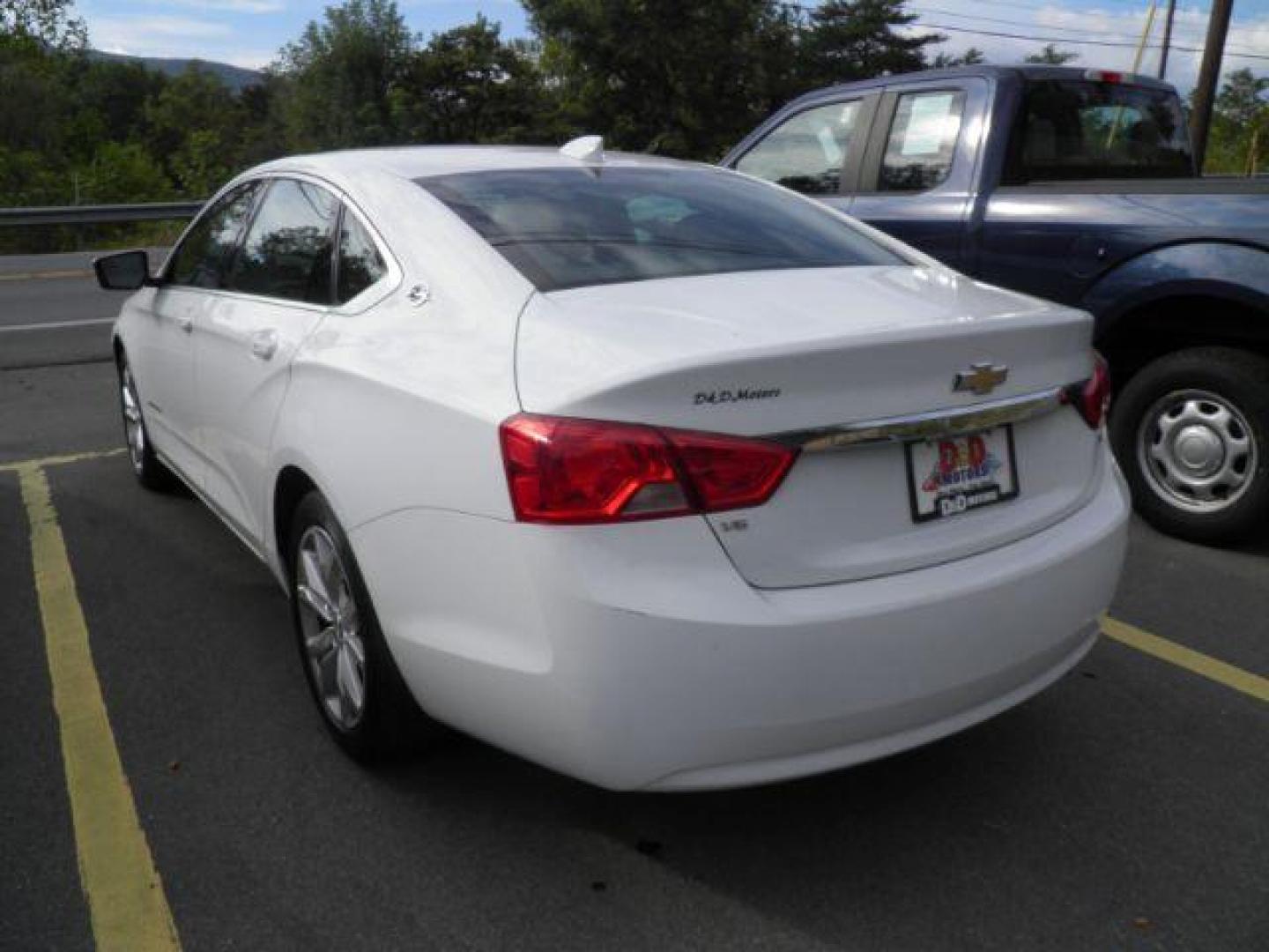 2020 White Chevrolet Impala FWD LT (2G11Z5S3XL9) with an 3.6L V6 engine, AT transmission, located at 15520 McMullen Hwy SW, Belair, MD, 21502, (301) 729-3700, 39.581375, -78.846451 - Photo#4