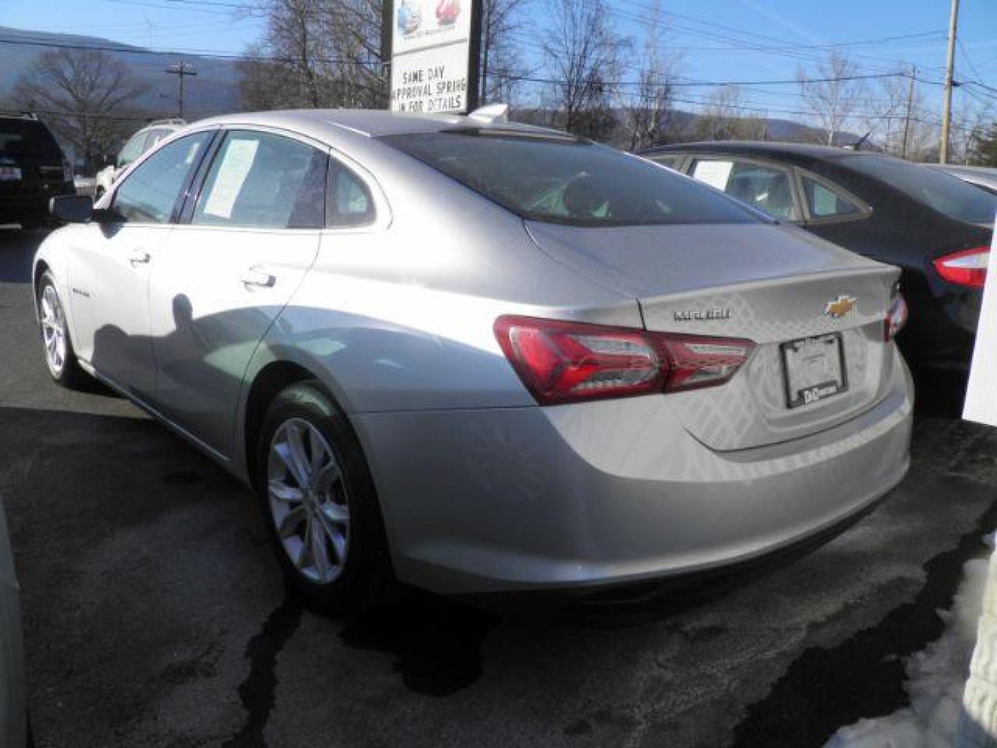 2020 Silver Chevrolet Malibu FWD LT (1G1ZD5ST4LF) with an 1.5L I4 engine, AT transmission, located at 19521 New George's Creek Rd SW, Barton, MD, 21521, (301) 463-2404, 39.524323, -79.017906 - Photo#4