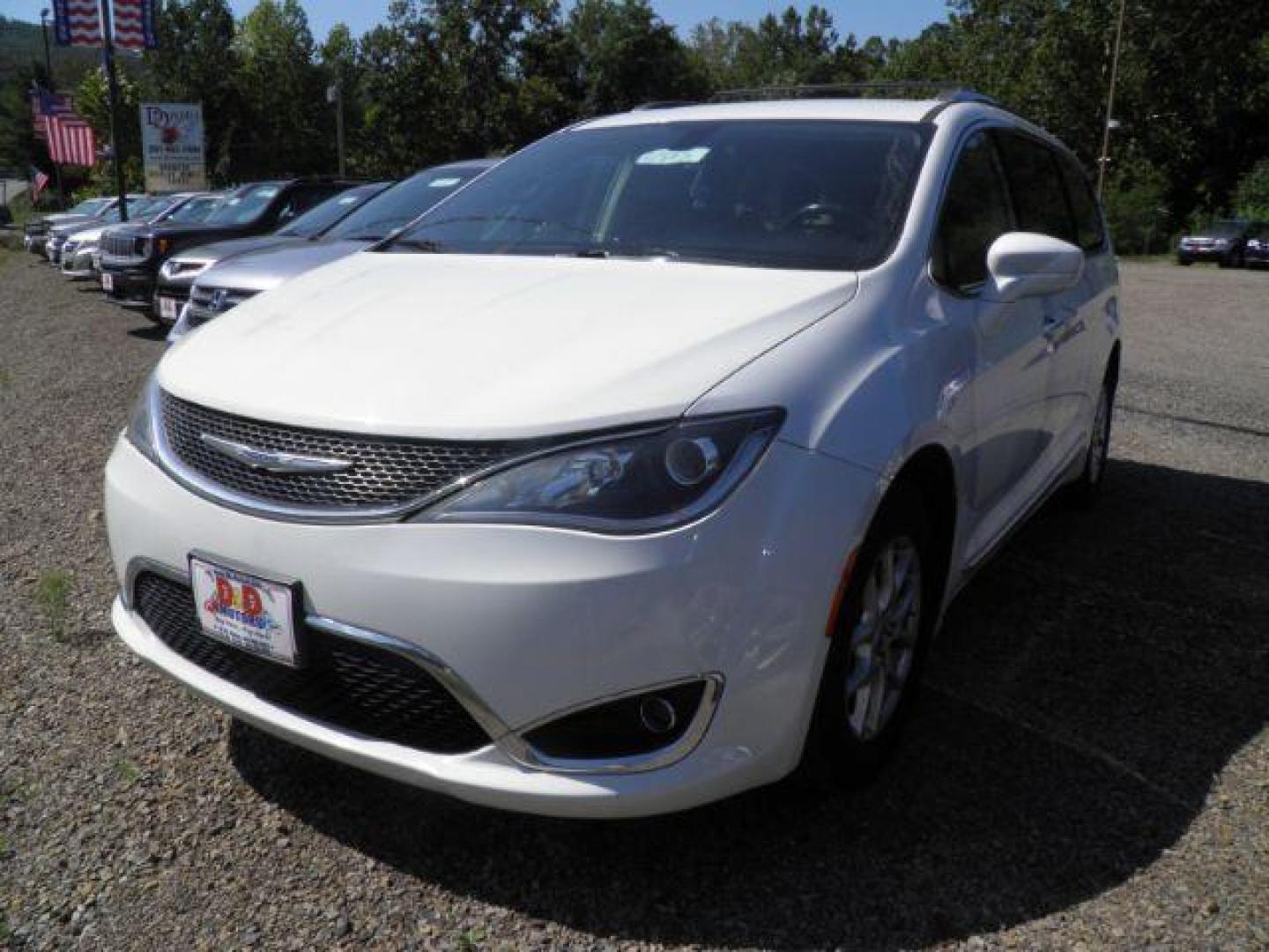 2020 WHITE Chrysler Pacifica Touring L (2C4RC1BG7LR) with an 3.6L V6 engine, AT transmission, located at 19521 New George's Creek Rd SW, Barton, MD, 21521, (301) 463-2404, 39.524323, -79.017906 - Photo#0