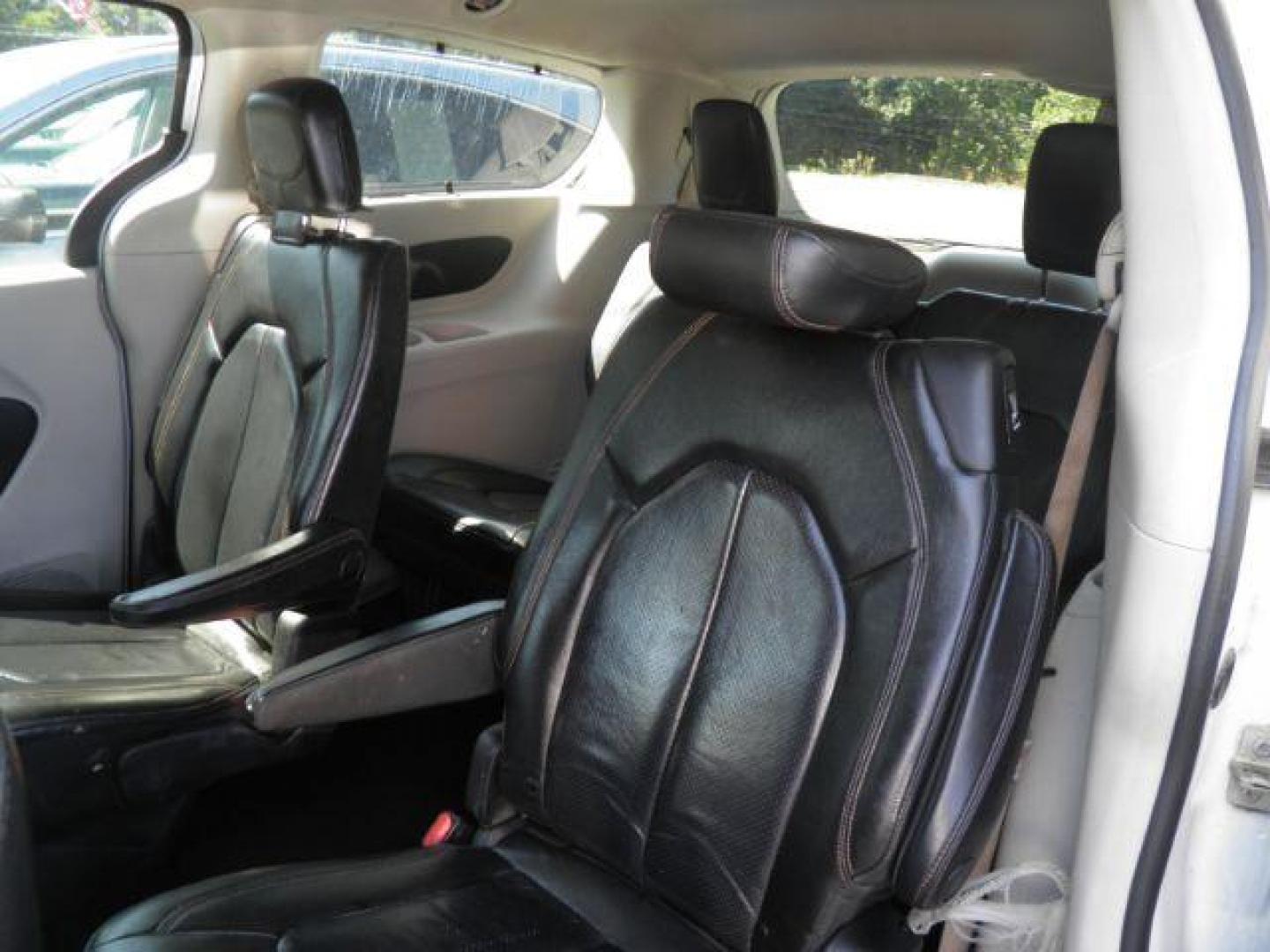 2020 WHITE Chrysler Pacifica Touring L (2C4RC1BG7LR) with an 3.6L V6 engine, AT transmission, located at 19521 New George's Creek Rd SW, Barton, MD, 21521, (301) 463-2404, 39.524323, -79.017906 - Photo#3