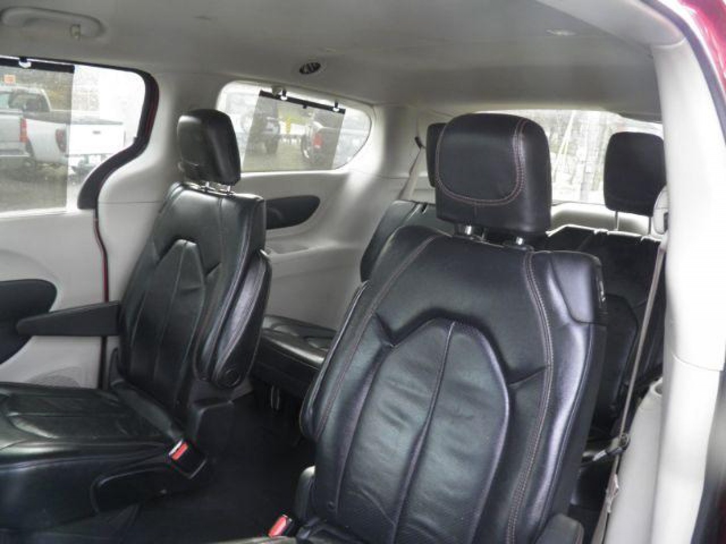 2020 RED Chrysler Pacifica Touring L (2C4RC1BG4LR) with an 3.6L V6 engine, AT transmission, located at 19521 New George's Creek Rd SW, Barton, MD, 21521, (301) 463-2404, 39.524323, -79.017906- Photo#3
