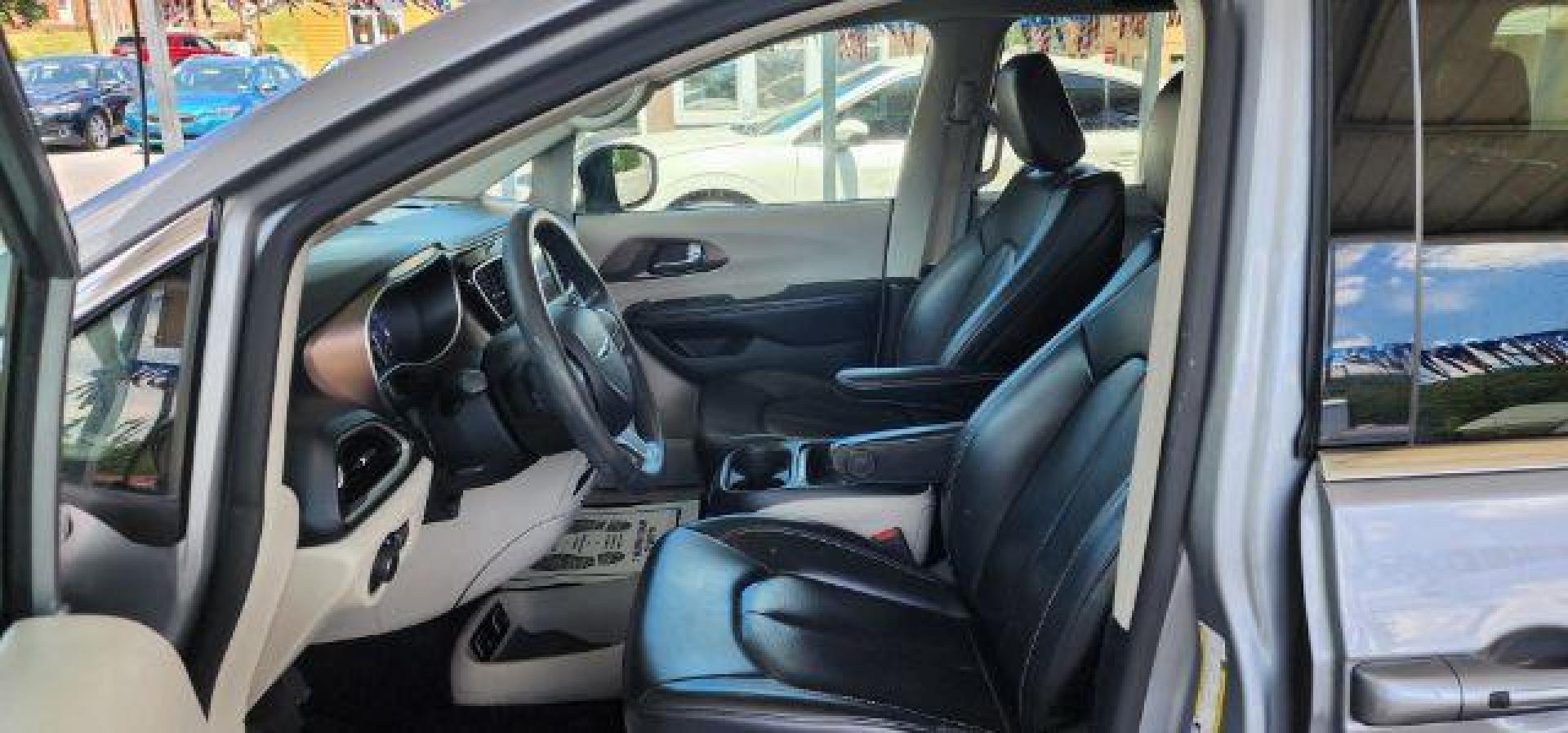 2020 SILVER /Alloy/Black Chrysler Voyager LXI (2C4RC1DG0LR) with an 3.6L V6 engine, AT transmission, located at 15520 McMullen Hwy SW, Belair, MD, 21502, (301) 729-3700, 39.581375, -78.846451 - Photo#4