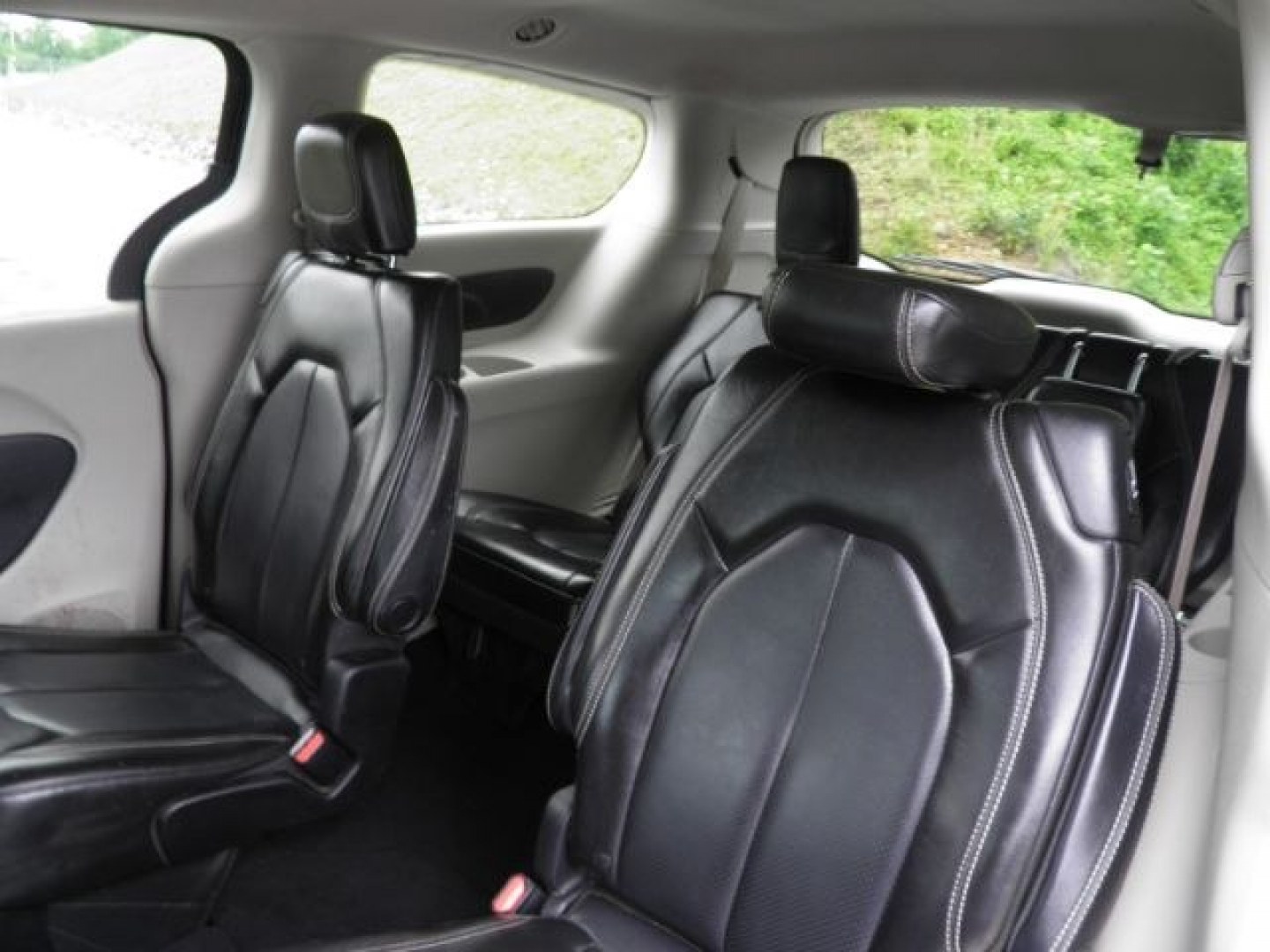 2020 BLACK Chrysler Voyager LXI (2C4RC1DGXLR) with an 3.6L V6 engine, AT transmission, located at 15520 McMullen Hwy SW, Belair, MD, 21502, (301) 729-3700, 39.581375, -78.846451- Photo#3