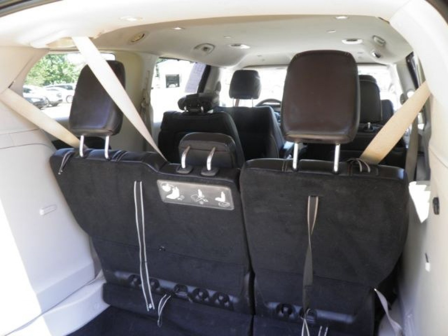 2020 RED Chrysler Voyager LXI (2C4RC1DG5LR) with an 3.6L V6 engine, AT transmission, located at 19521 New George's Creek Rd SW, Barton, MD, 21521, (301) 463-2404, 39.524323, -79.017906- Photo#4