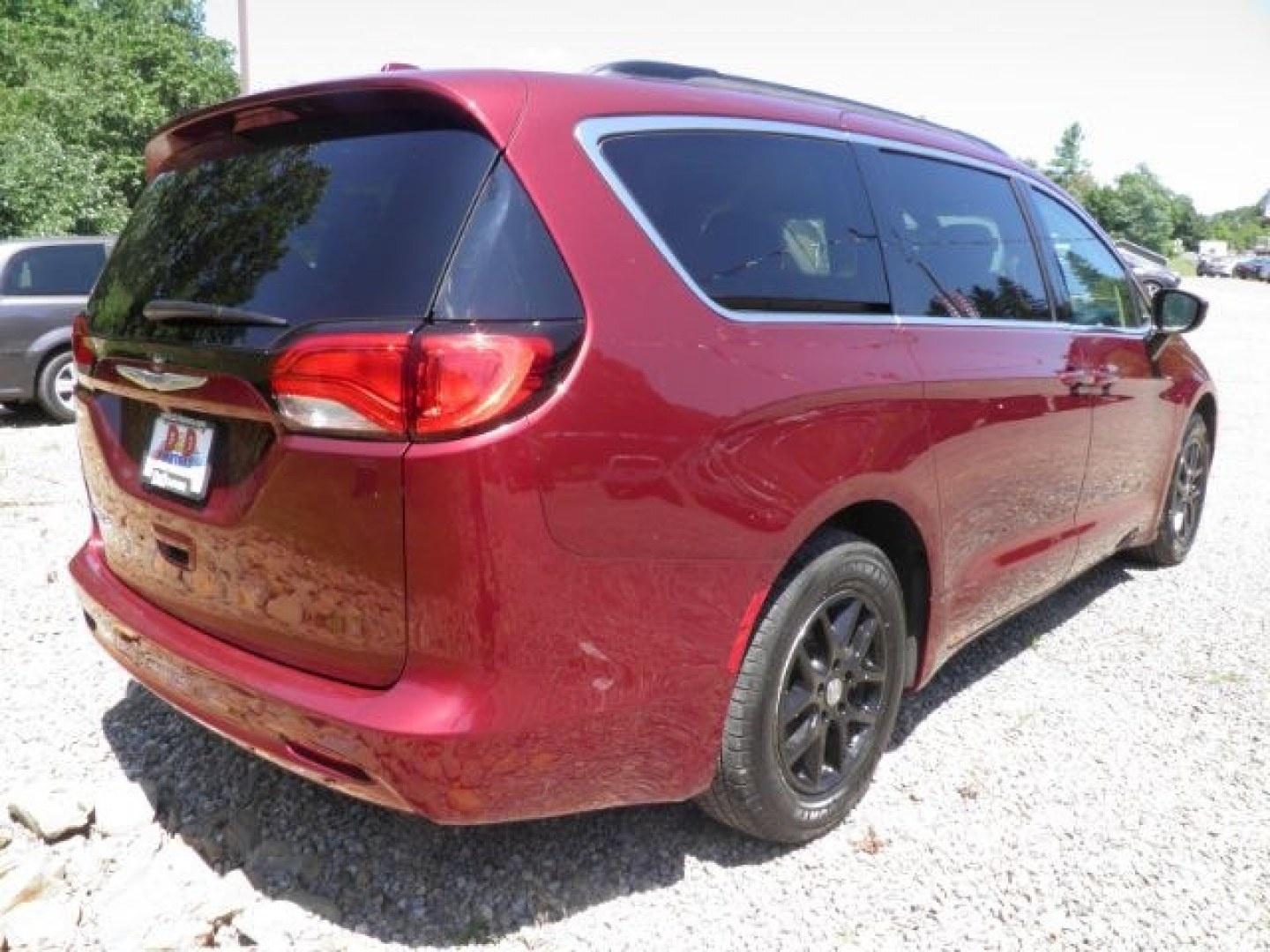 2020 RED Chrysler Voyager LXI (2C4RC1DG5LR) with an 3.6L V6 engine, AT transmission, located at 19521 New George's Creek Rd SW, Barton, MD, 21521, (301) 463-2404, 39.524323, -79.017906- Photo#5