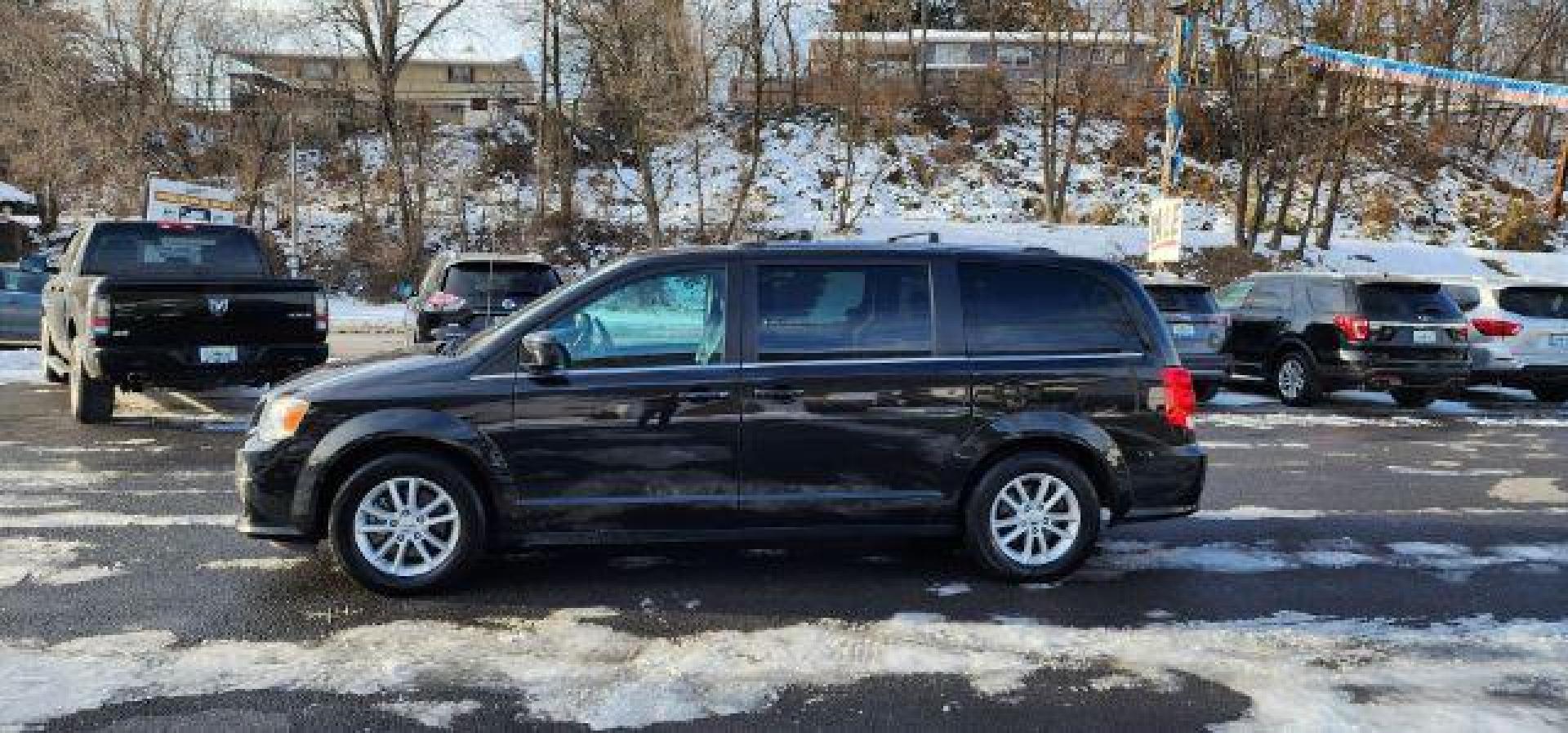 2020 Black /Leather Black Dodge Grand Caravan SXT (2C4RDGCG1LR) with an 3.6L V6 engine, AT transmission, located at 15520 McMullen Hwy SW, Belair, MD, 21502, (301) 729-3700, 39.581375, -78.846451 - Photo#3