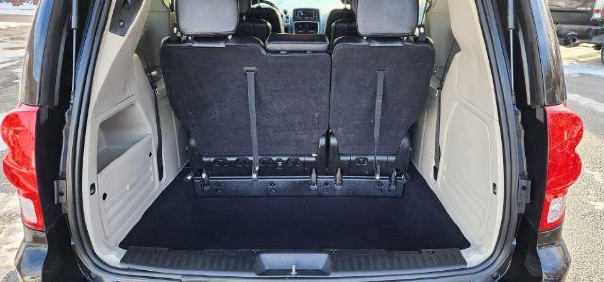 2020 Black /Leather Black Dodge Grand Caravan SXT (2C4RDGCG1LR) with an 3.6L V6 engine, AT transmission, located at 15520 McMullen Hwy SW, Belair, MD, 21502, (301) 729-3700, 39.581375, -78.846451 - Photo#11