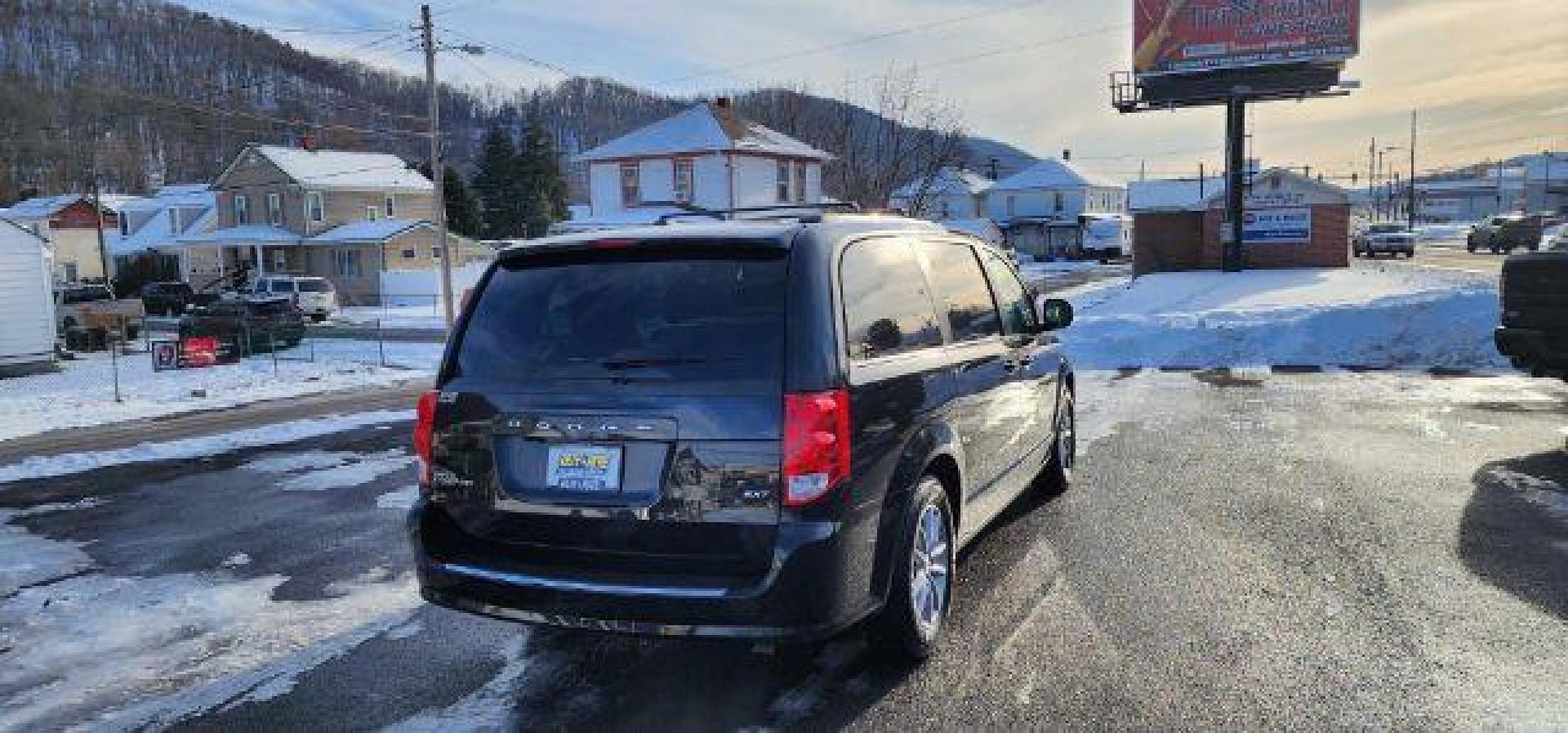 2020 Black /Leather Black Dodge Grand Caravan SXT (2C4RDGCG1LR) with an 3.6L V6 engine, AT transmission, located at 15520 McMullen Hwy SW, Belair, MD, 21502, (301) 729-3700, 39.581375, -78.846451 - Photo#12