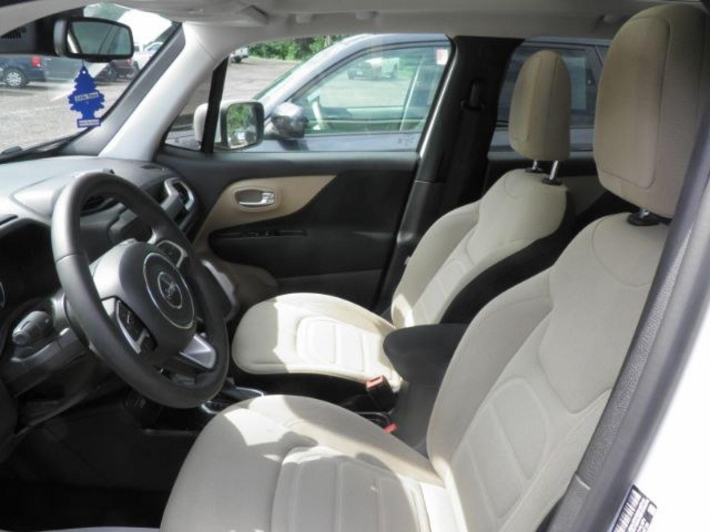 2020 WHITE Jeep Renegade Latitude 4x4 (ZACNJBBB4LP) with an 2.4L L4 engine, located at 19521 New George's Creek Rd SW, Barton, MD, 21521, (301) 463-2404, 39.524323, -79.017906- Photo#1