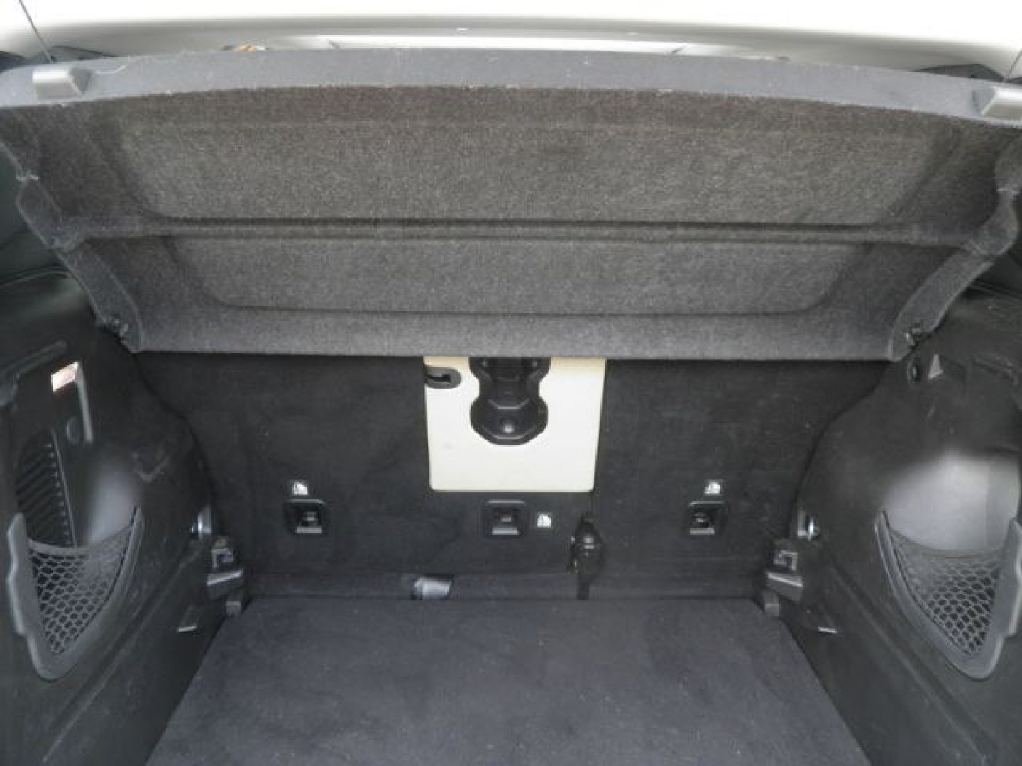 2020 WHITE Jeep Renegade Latitude 4x4 (ZACNJBBB4LP) with an 2.4L L4 engine, located at 19521 New George's Creek Rd SW, Barton, MD, 21521, (301) 463-2404, 39.524323, -79.017906- Photo#4